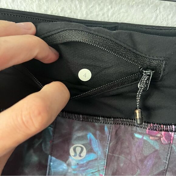 Lululemon Run: Pace Setter Skirt (Regular)
Curious Jungle Multi / Black - Picture 6 of 10